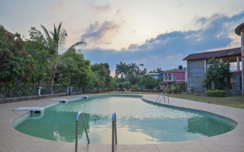 Hideout 3 Bhk Villa - Shared Swimming Pool