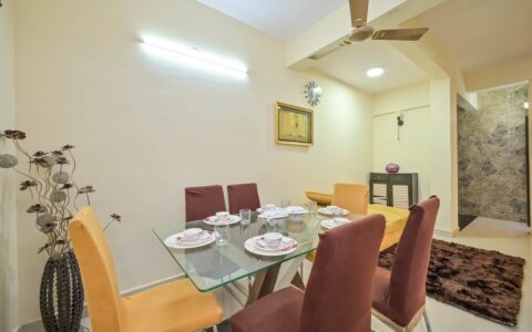 Hideaway 4 Bhk Villa - Dinning area in Living room