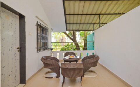 Hideaway 4 Bhk Villa - Balcony Terrace
